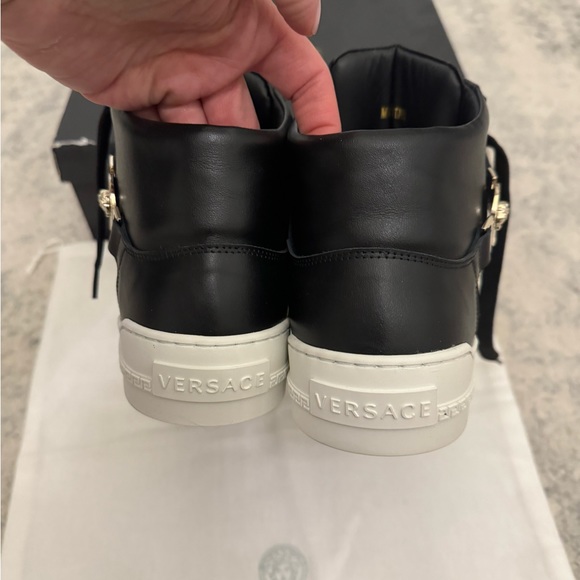 Versace high top sports shoe black and white size 10 - Picture 4 of 10